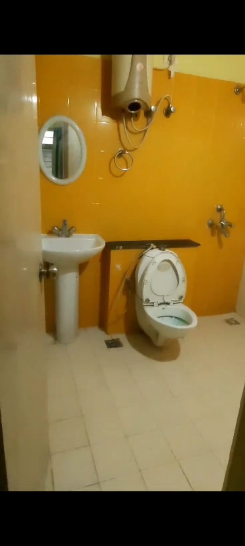 https://s3.ap-south-1.amazonaws.com/fmr.prod.media/jlvbu-1692693122475-20661