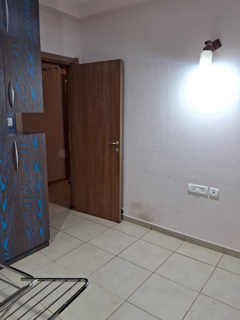 https://s3.ap-south-1.amazonaws.com/fmr.prod.media/kqgsx-1725027979037-07771.jpg