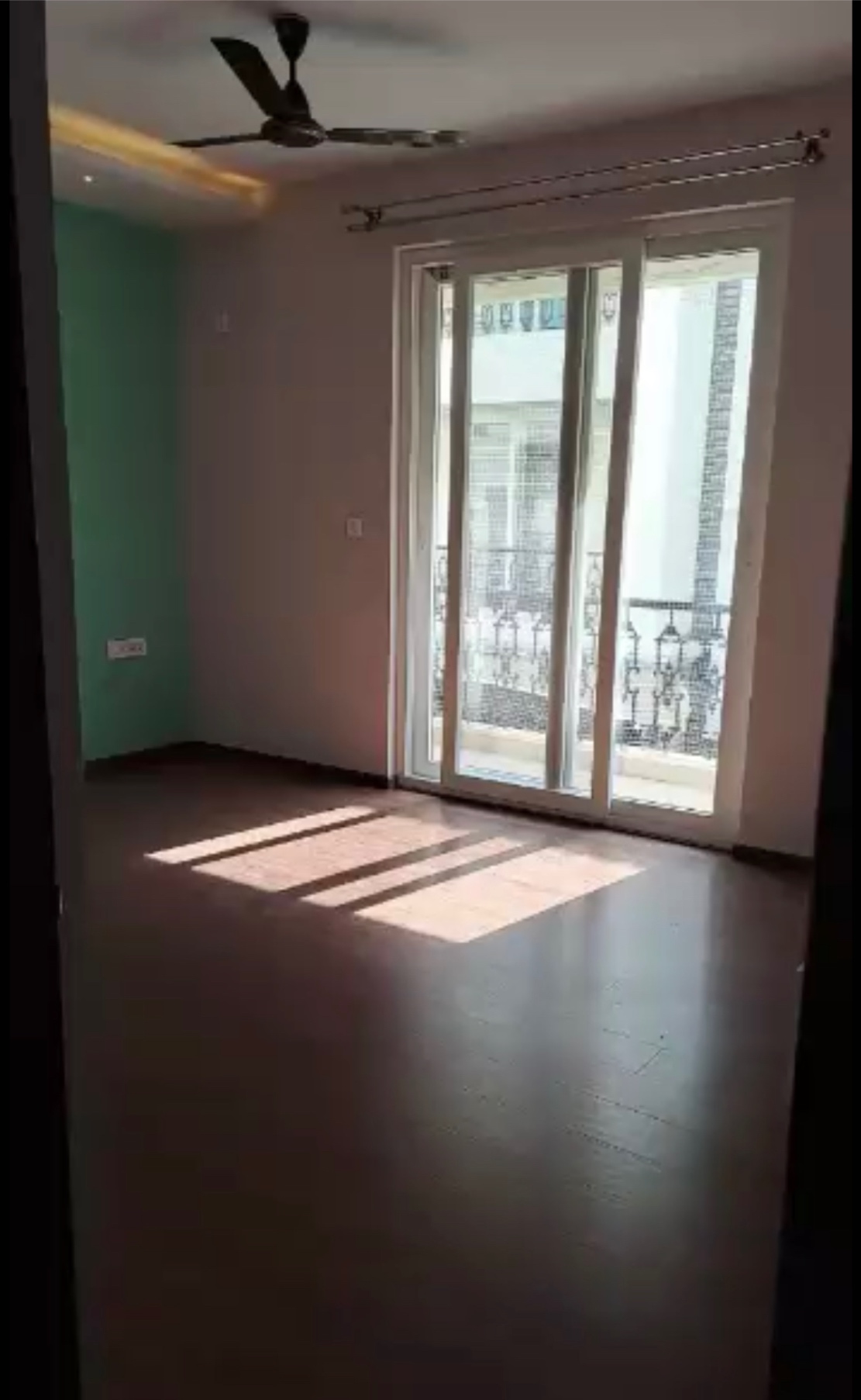 https://s3.ap-south-1.amazonaws.com/fmr.prod.media/mwjfk-1684662841212-38086