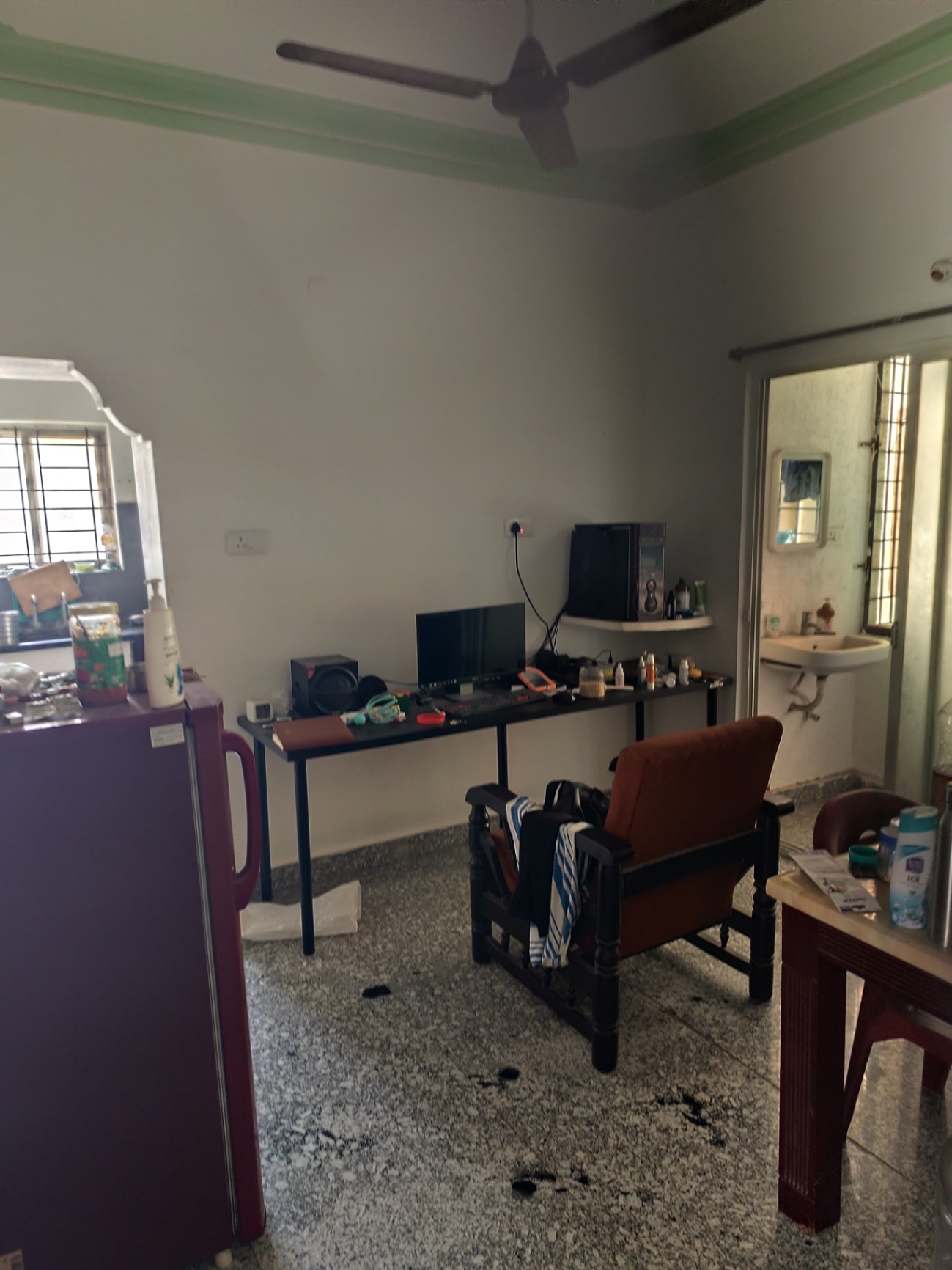https://s3.ap-south-1.amazonaws.com/fmr.prod.media/oifjd-1722063070770-02141