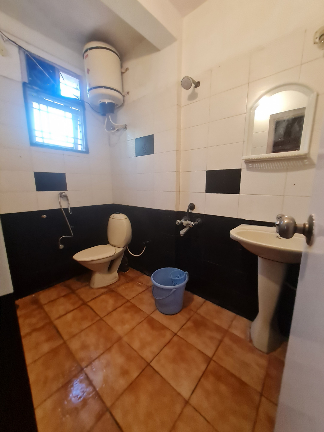 https://s3.ap-south-1.amazonaws.com/fmr.prod.media/oouzg-1713364305467-84570