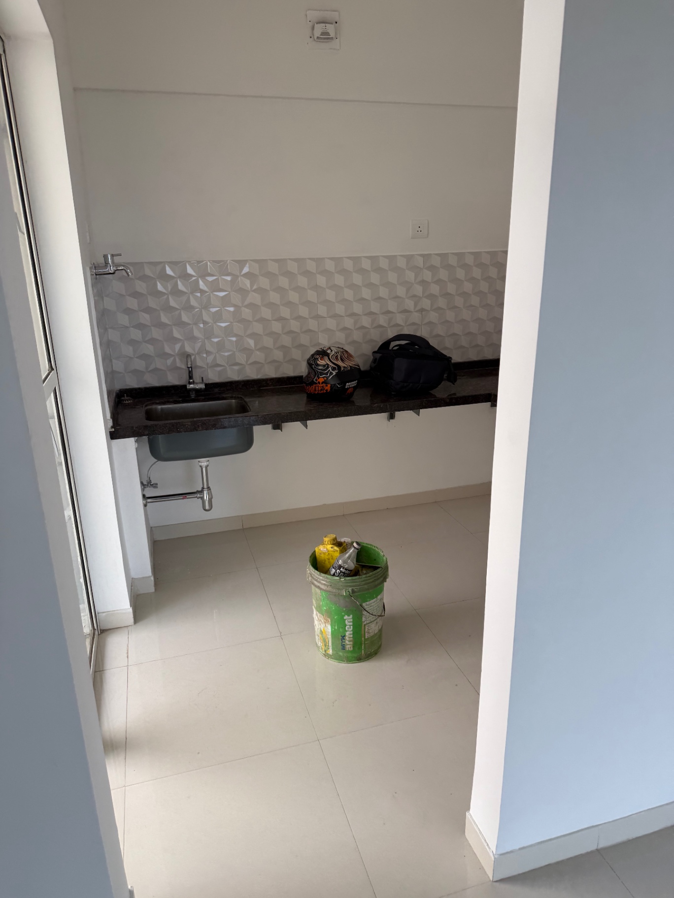 https://s3.ap-south-1.amazonaws.com/fmr.prod.media/ouxxa-1748958975388-63418