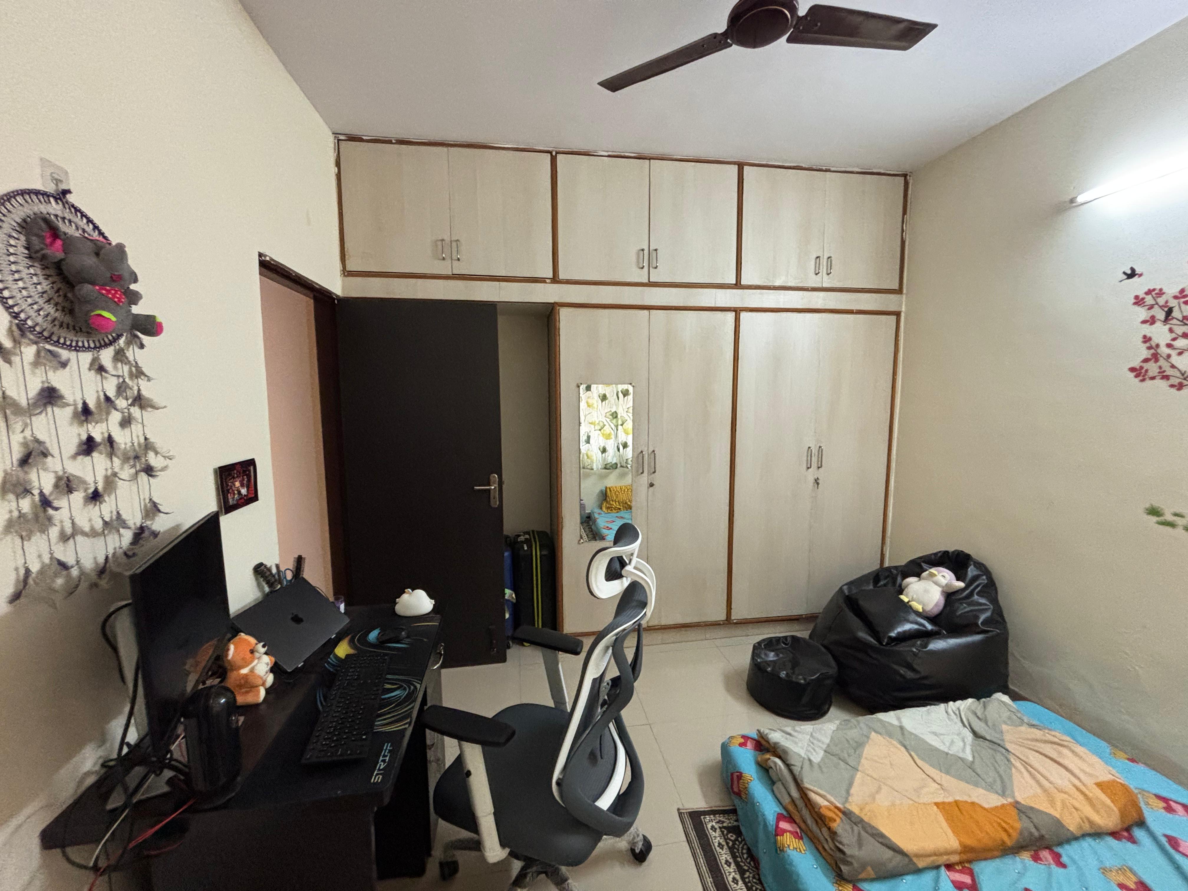 https://s3.ap-south-1.amazonaws.com/fmr.prod.media/ozgtb-1737886546014-00314.jpeg