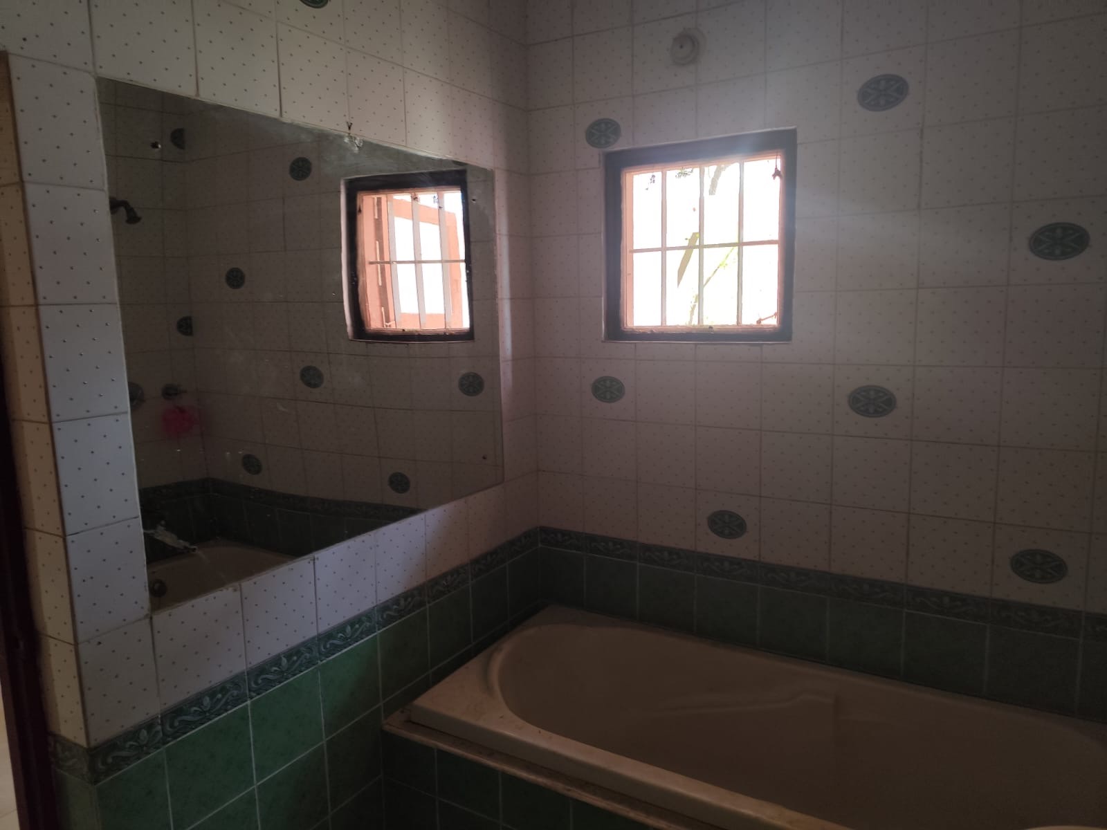 https://s3.ap-south-1.amazonaws.com/fmr.prod.media/pvhyn-1752402628916-75144