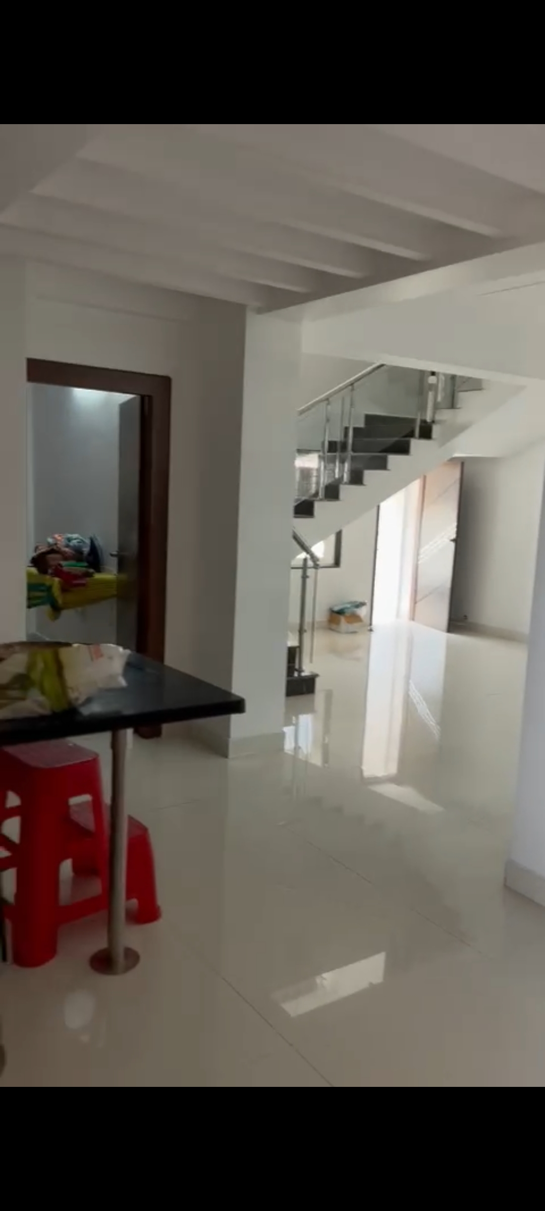 https://s3.ap-south-1.amazonaws.com/fmr.prod.media/qeiwd-1701400387402-08733.jpg