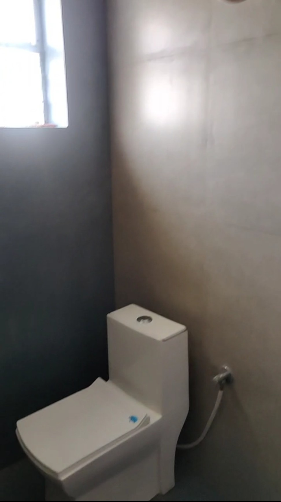 https://s3.ap-south-1.amazonaws.com/fmr.prod.media/qgqfq-1743687092392-38310
