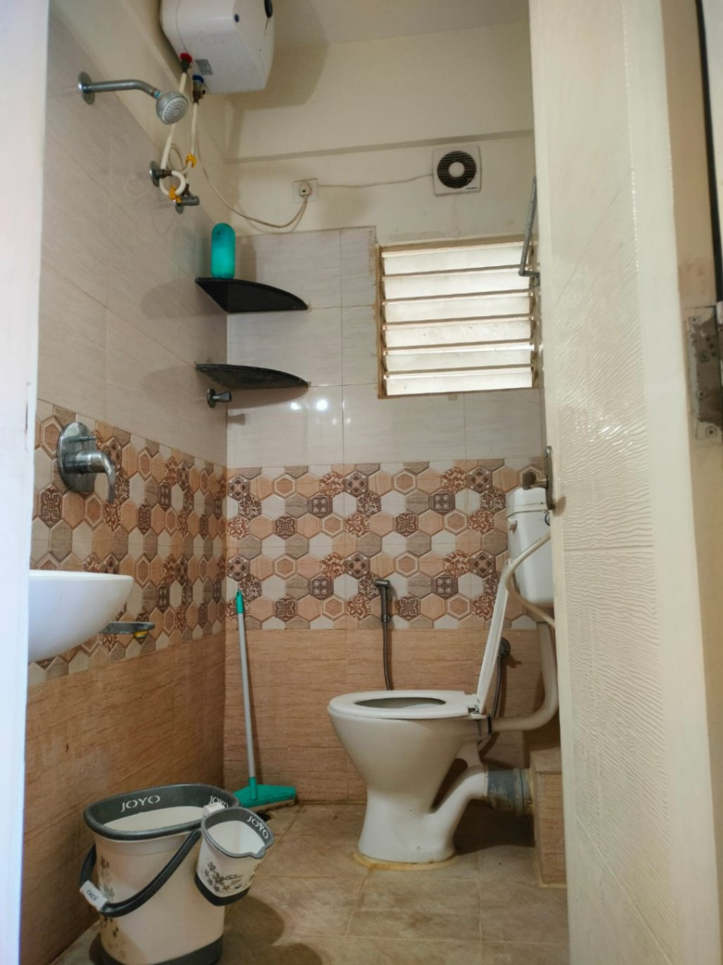 https://s3.ap-south-1.amazonaws.com/fmr.prod.media/qxetr-1732815373726-74114