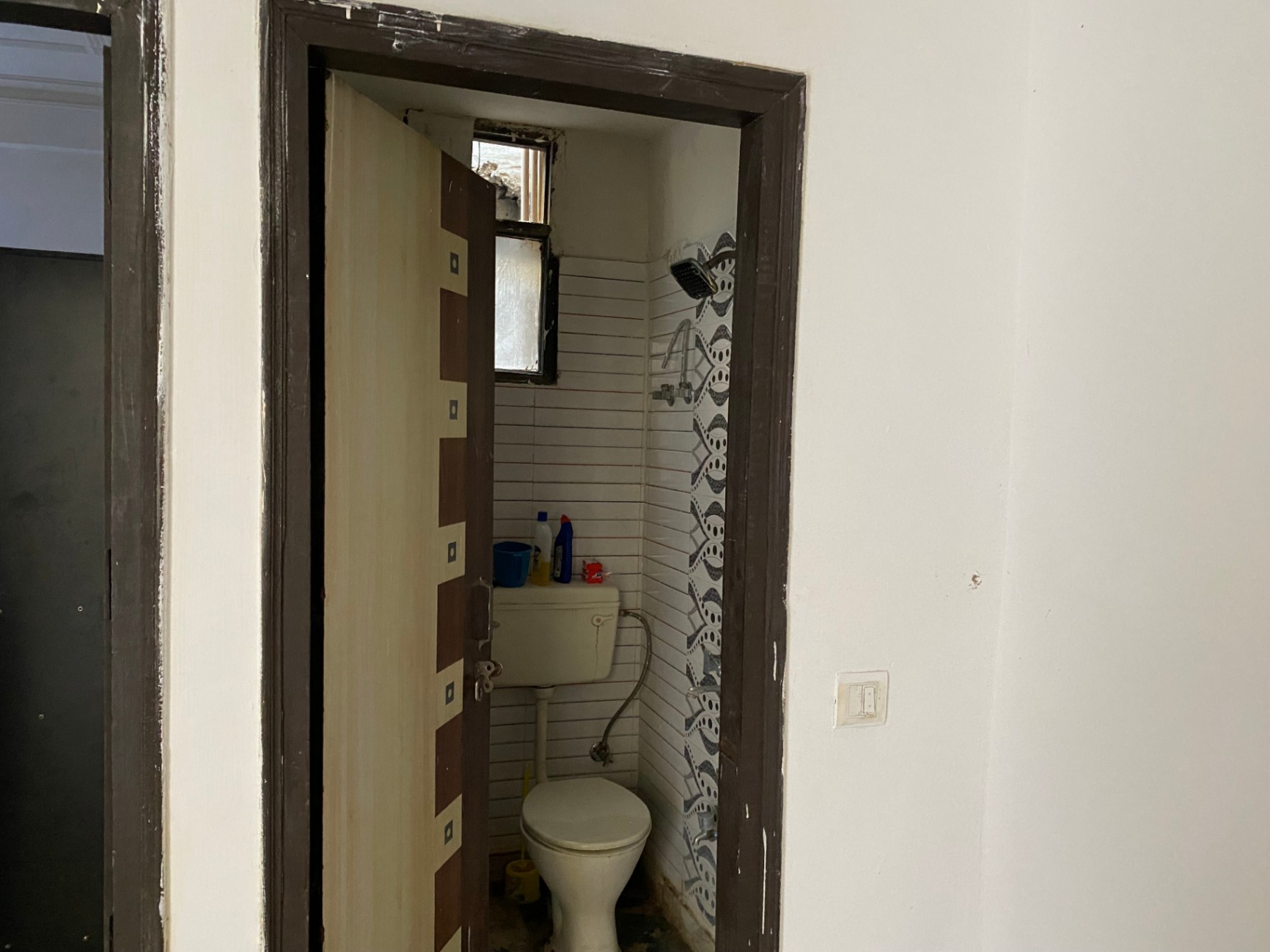 https://s3.ap-south-1.amazonaws.com/fmr.prod.media/ruetj-1696672789188-47746