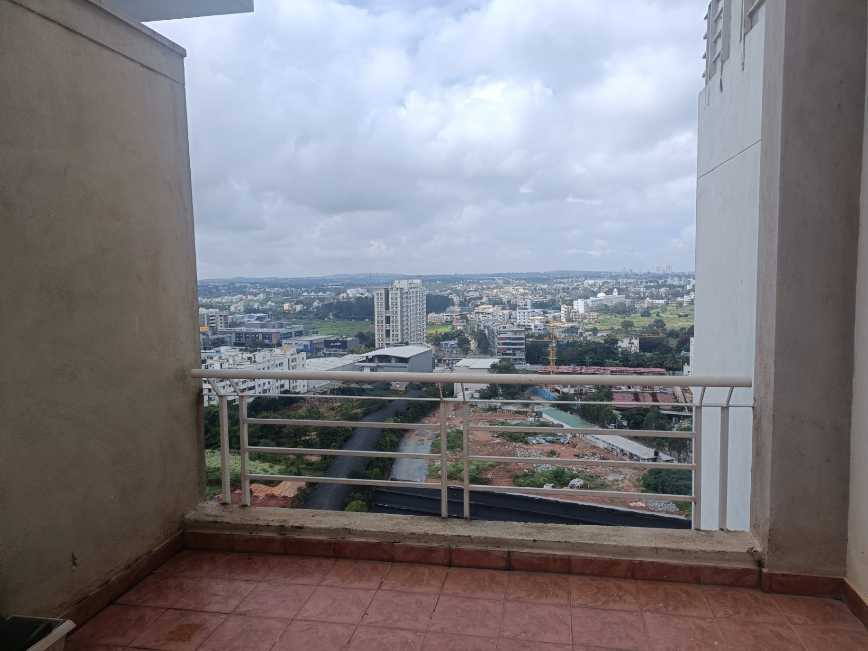 https://s3.ap-south-1.amazonaws.com/fmr.prod.media/vzixi-1665553939238-67468