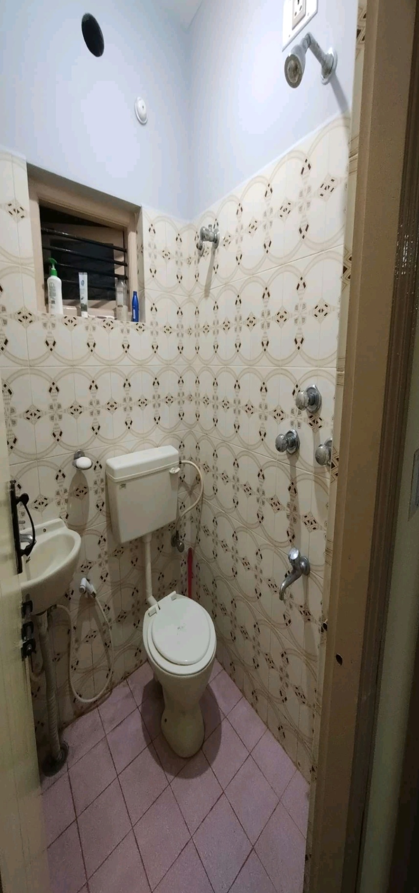 https://s3.ap-south-1.amazonaws.com/fmr.prod.media/yavmc-1724944982441-83802