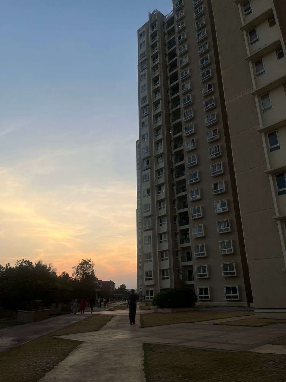 https://s3.ap-south-1.amazonaws.com/fmr.prod.media/ywbuy-1756061572864-58587