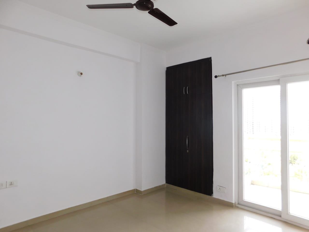 https://s3.ap-south-1.amazonaws.com/fmr.prod.media/zaaze-1750576079531-50480