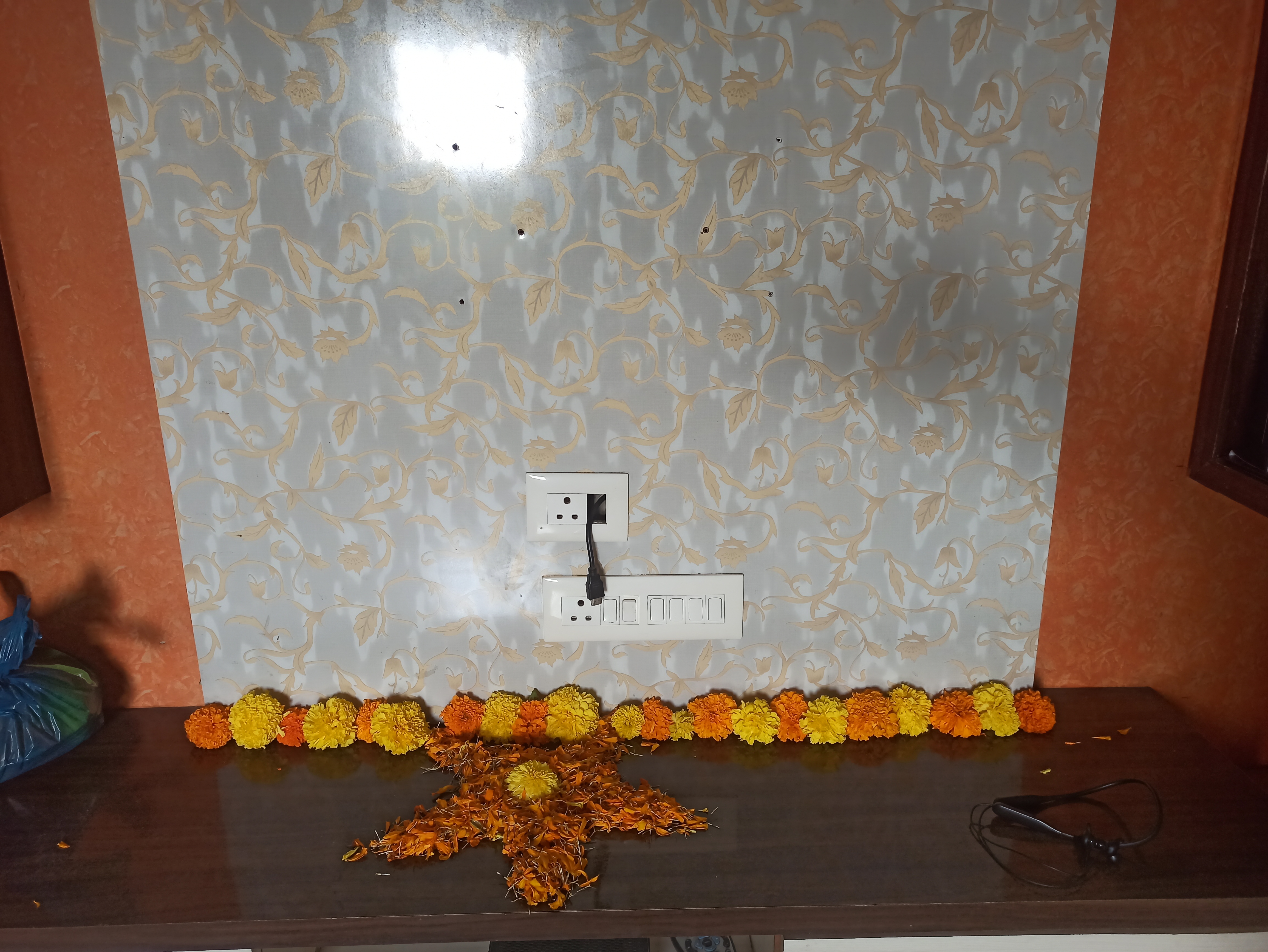 https://s3.ap-south-1.amazonaws.com/fmr.prod.media/zfkej-1699503808097-50600.jpg