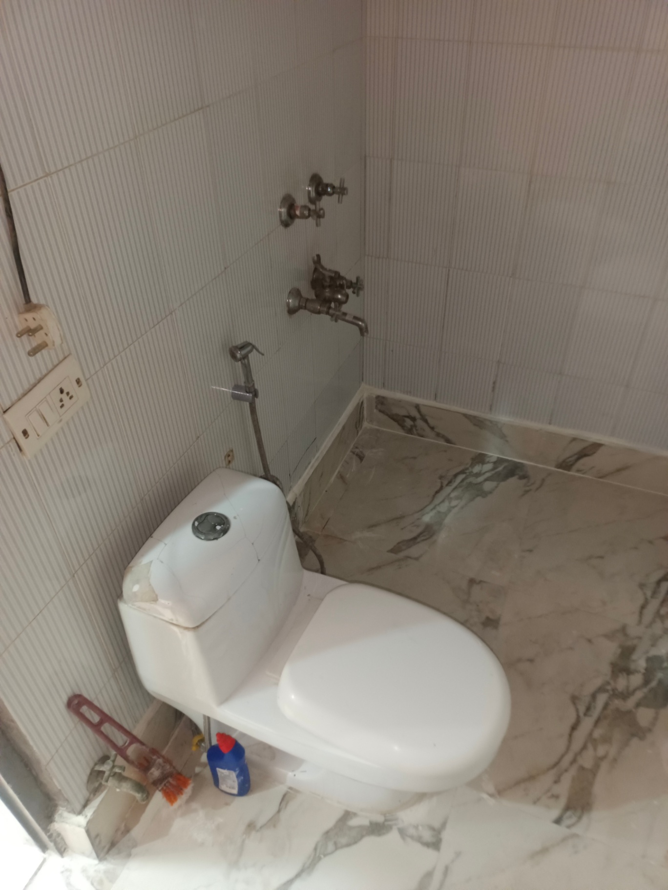 https://s3.ap-south-1.amazonaws.com/fmr.prod.media/zkibi-1671210611576-06822