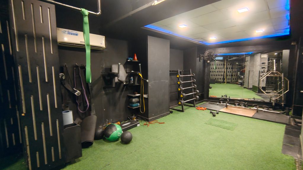 Weights and Bars Studio photo 5