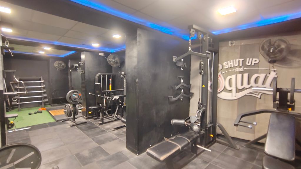 Weights and Bars Studio photo 8
