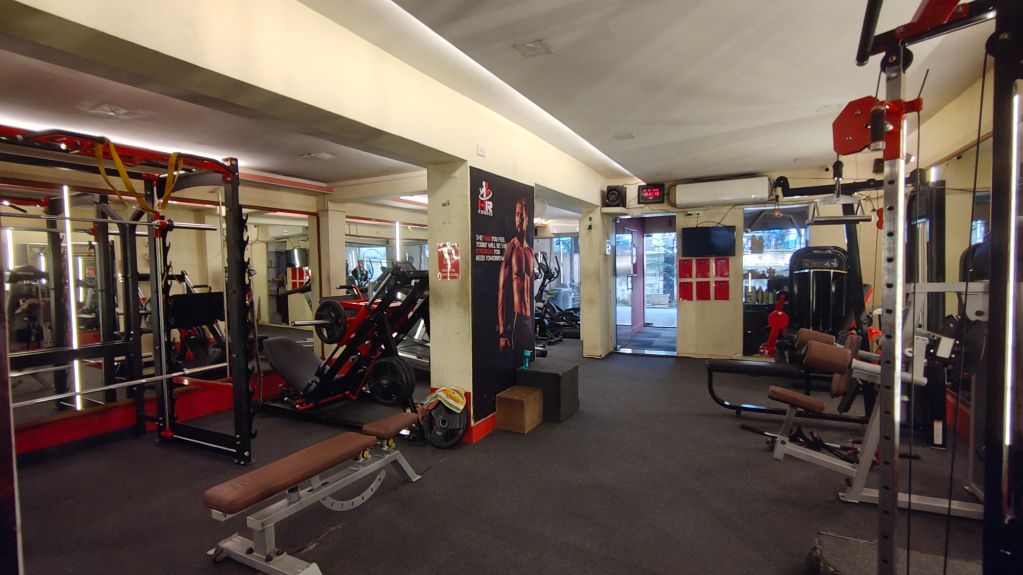 HR Fitness CrossFit Gym