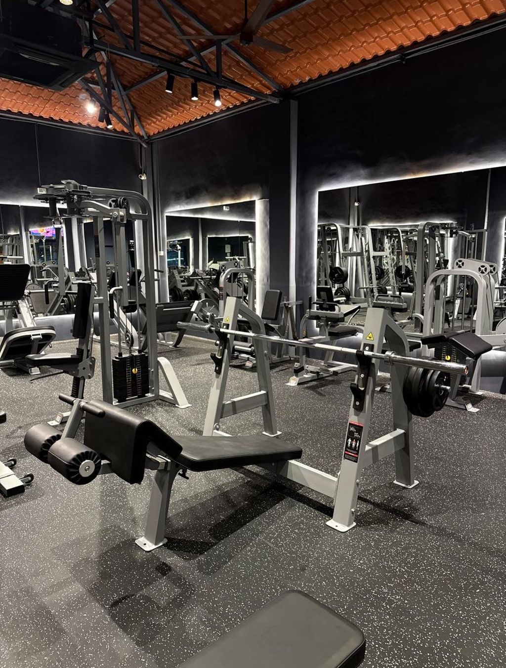 Roar Fitness Oshiwara photo 6