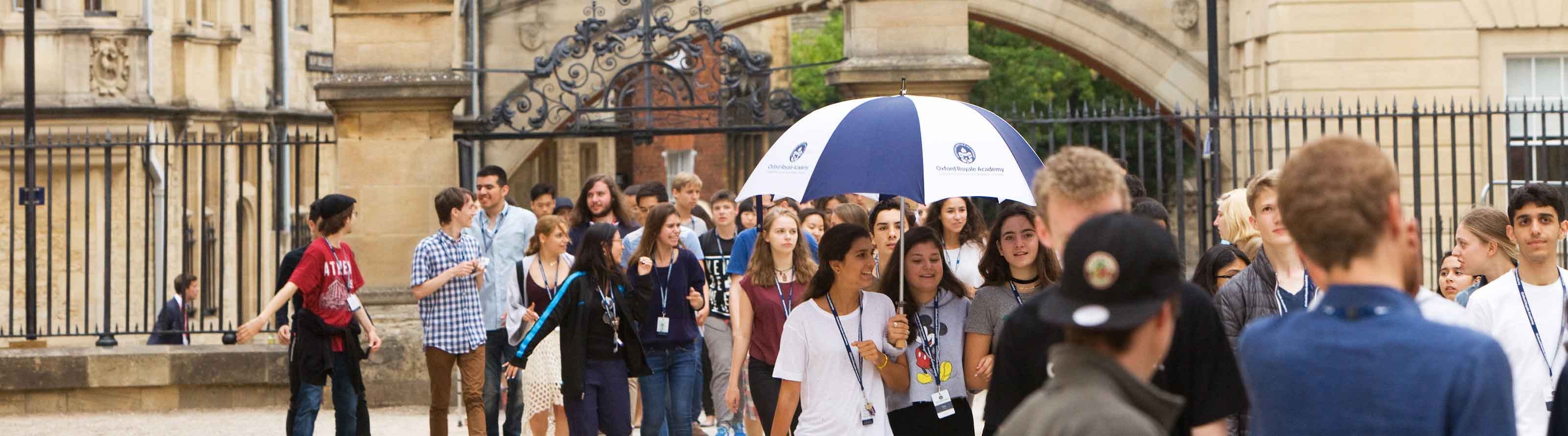 Summer School Scholarship in Cambridge or London University