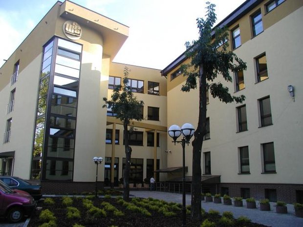 10000 Euro Bachelor International Scholarship Program