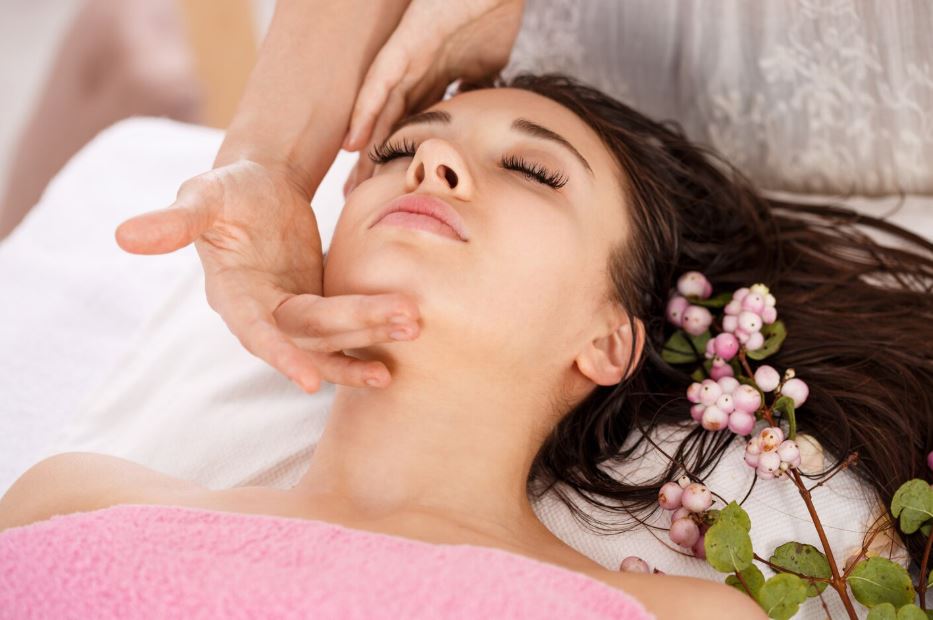 🌸Lotus Herbal Facial🌸