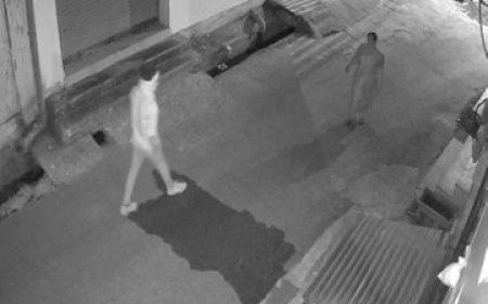 छत्तीसगढ़ में महिला से मंगलसूत्र स्नैचिंग का VIDEO:रायपुर की सूनी गली में अंधेरे का फायदा उठाकर की थी वारदात; महाराष्ट्र-एमपी के दो आरोपी गिरफ्तार