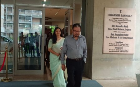 18 साल बाद कैलाशनाथन की CMO से विदाई:इतिहास में सबसे ज्यादा 11 बार एक्सटेंशन मिला, मोदी समेत 4 CM के साथ किया काम