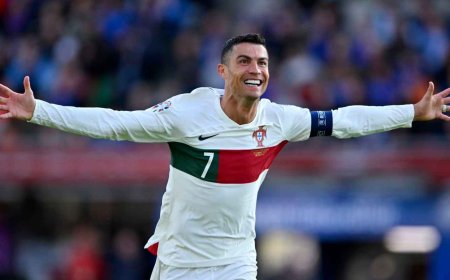 "रोनाल्डो: एक फुटबॉल लीजेंड की कहानी"