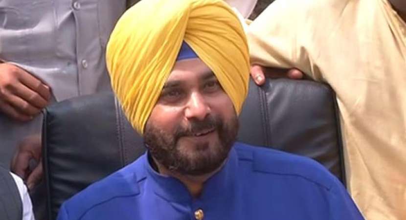 IT department freezes Navjot Singh Sidhu's bank accounts over tax dispute