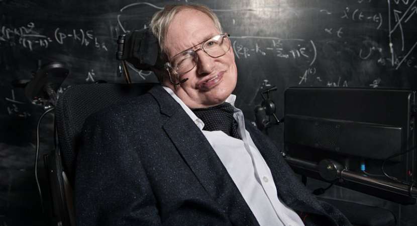 Hundreds gather to remember Stephen Hawking as family and friends attend funeral Hundreds gather to remember Stephen Hawking as family and friends attend funeral
