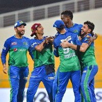 Multan smash Islamabad to storm into maiden PSL final