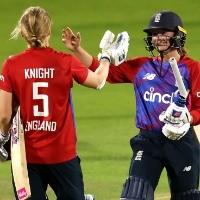 Wyatt outshines Mandhana’s 4th score of 50+ against England