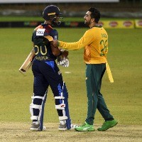Shamsi, Markram help South Africa clinch T20 series with big win