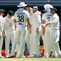 Clinical Australia thrash England by 9 wickets to go 1-0 up in the Ashes