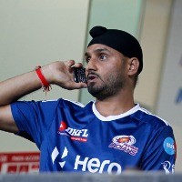 Harbhajan Singh tests positive for COVID-19, under home quarantine