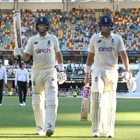 Malan, Root lead England's fightback: As it happened 