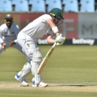 Gritty Elgar keeps South Africa’s hopes alive as India edge closer to victory