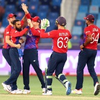 Bowlers propel England to their biggest win in T20Is