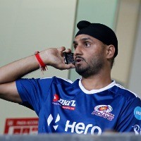Tendulkar, Kohli, Dravid pay tributes to Harbhajan Singh