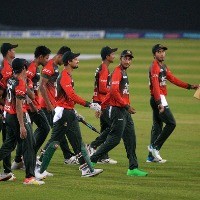 Another batting meltdown see Australia crash to 4-1 defeat