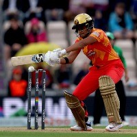 Shafali's poor form continues as Invincibles thrash Phoenix