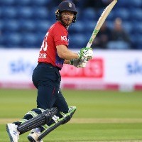 Buttler shines as England beat Sri Lanka by eight wickets