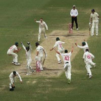 The madness of Test cricket exemplified by Sydney