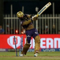 Karthik reprimanded for breaching IPL code of conduct