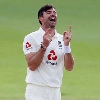Anderson reaches 1000 first-class wickets