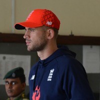 Sydney Thunder to stick with Hales despite emergence of blackface photos