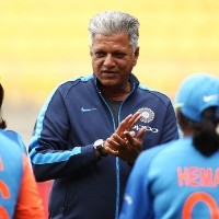 WV Raman urges India Women to play with intent to score 250-260 in ODIs