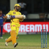 Dhoniesque finish takes CSK to the final 