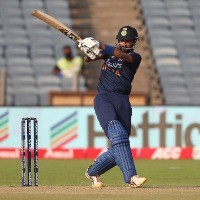 Krunal, Chahal and Gowtham return home after testing negative for COVID-19