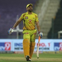 Dhoni wasn't the only one who struggled, it was a difficult day for strokeplay: Fleming